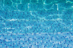 בריכות שחייה ביתיות