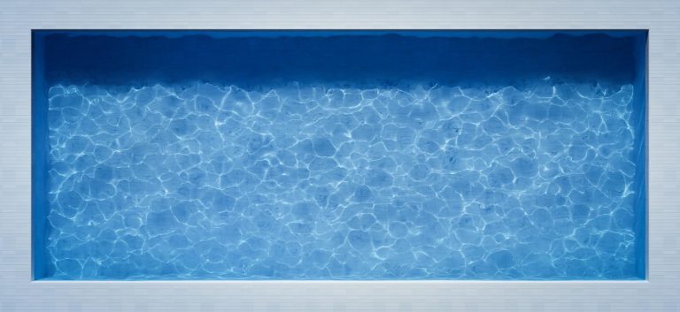 בריכה עילית שקופה