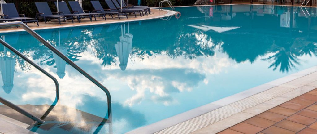 בריכות פיברגלס